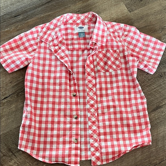 Old Navy Kids Red and White Checkered Button Down Shirt - Picture 1 of 2